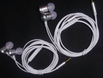 手机电脑mp3通用入耳式耳机重低音圆线线控耳塞带麦耳机
